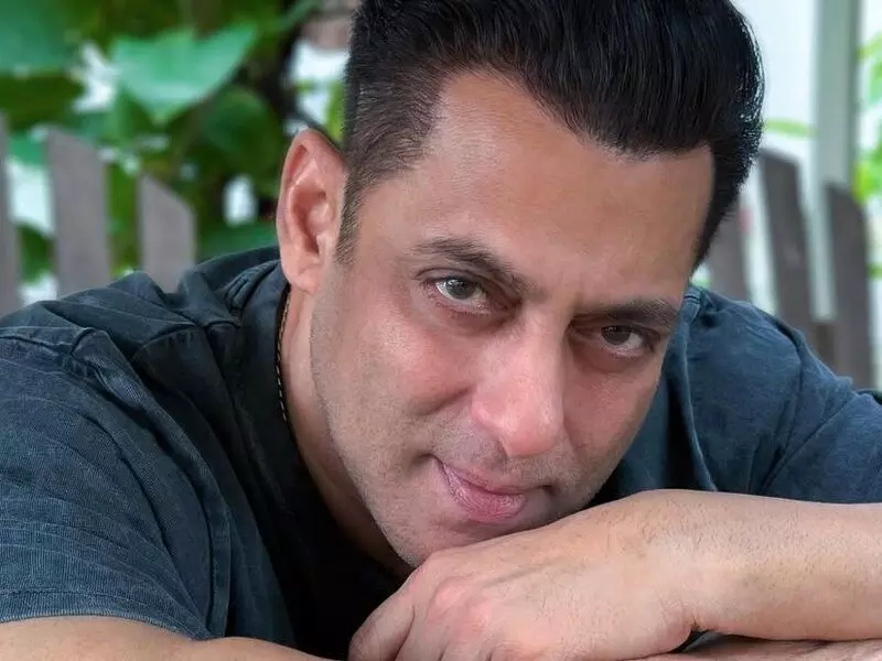 Salman Khan Shares Eid al-Adha Wishes with Fans, Flaunts Fresh Look Salman Khan Shares Eid al-Adha Wishes with Fans, Flaunts Fresh Look