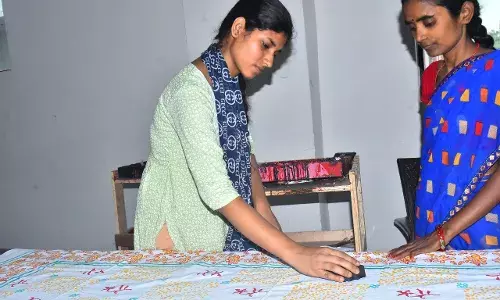 Deaf-Mute Artist Nidhi Kumari from Saharsa Masters Traditional Block Printing, Wins Awards at State Level