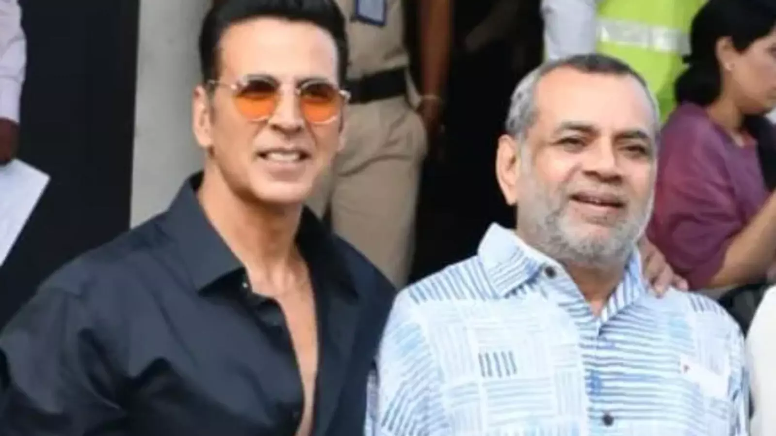 Akshay Kumar Says He’s ‘Keeping His Fingers Crossed’ Amid Paresh Rawal Exit, Stays Hopeful About Hera Pheri 3 Akshay Kumar Says He’s ‘Keeping His Fingers Crossed’ Amid Paresh Rawal Exit, Stays Hopeful About Hera Pheri 3