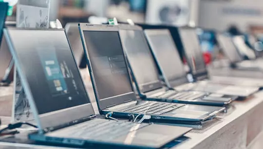 Bihar Labor Minister Honors Officers, Distributes Laptops at Department Review Meet Bihar Labor Minister Honors Officers, Distributes Laptops at Department Review Meet