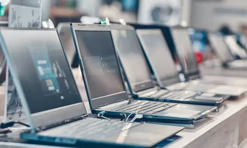 Bihar Labor Minister Honors Officers, Distributes Laptops at Department Review Meet