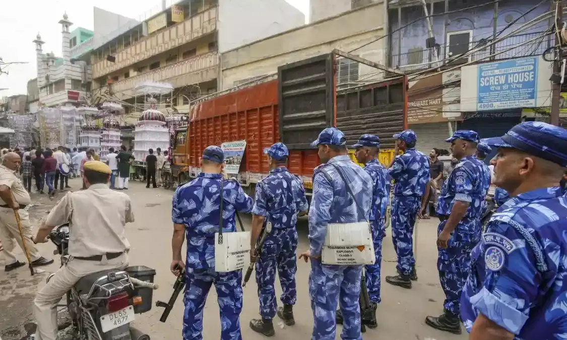 Muharram Procession Turns Chaotic in Madhya Pradesh: Horse Rams Barricades, 5 Policemen Injured