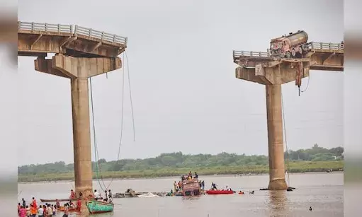 Bridge Collapse in Vadodara Kills 10, Several Rescued