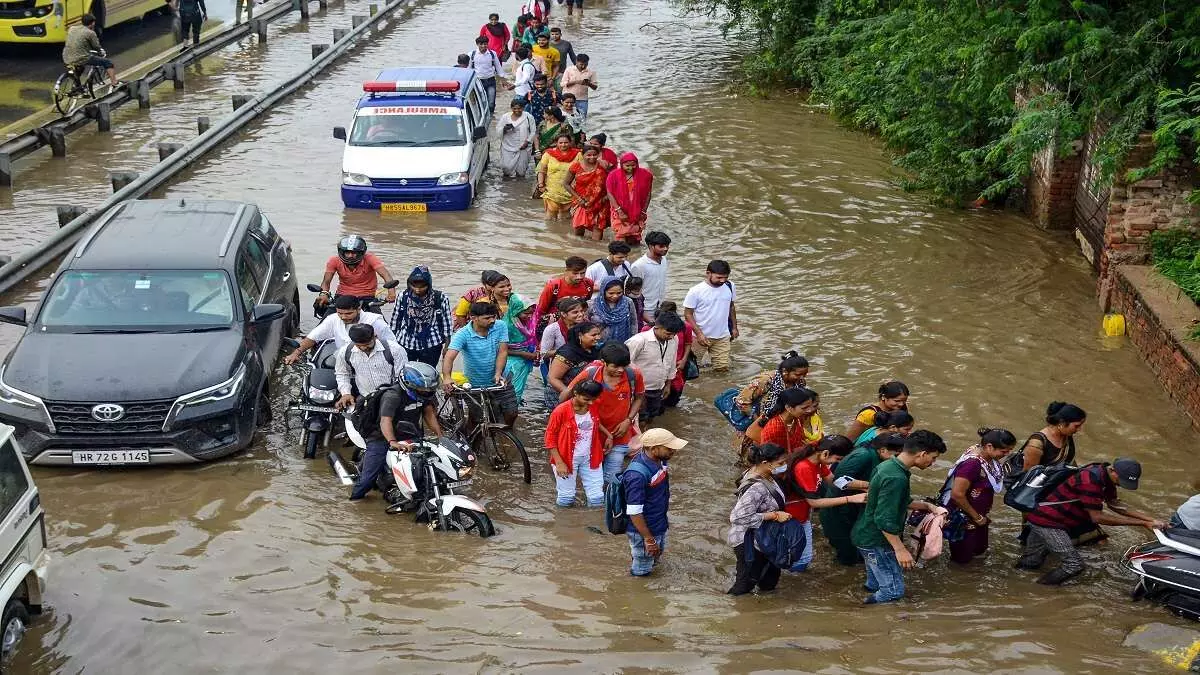 Heavy Rain Paralyzes Gurugram, Leaving Commuters Stuck for Hours