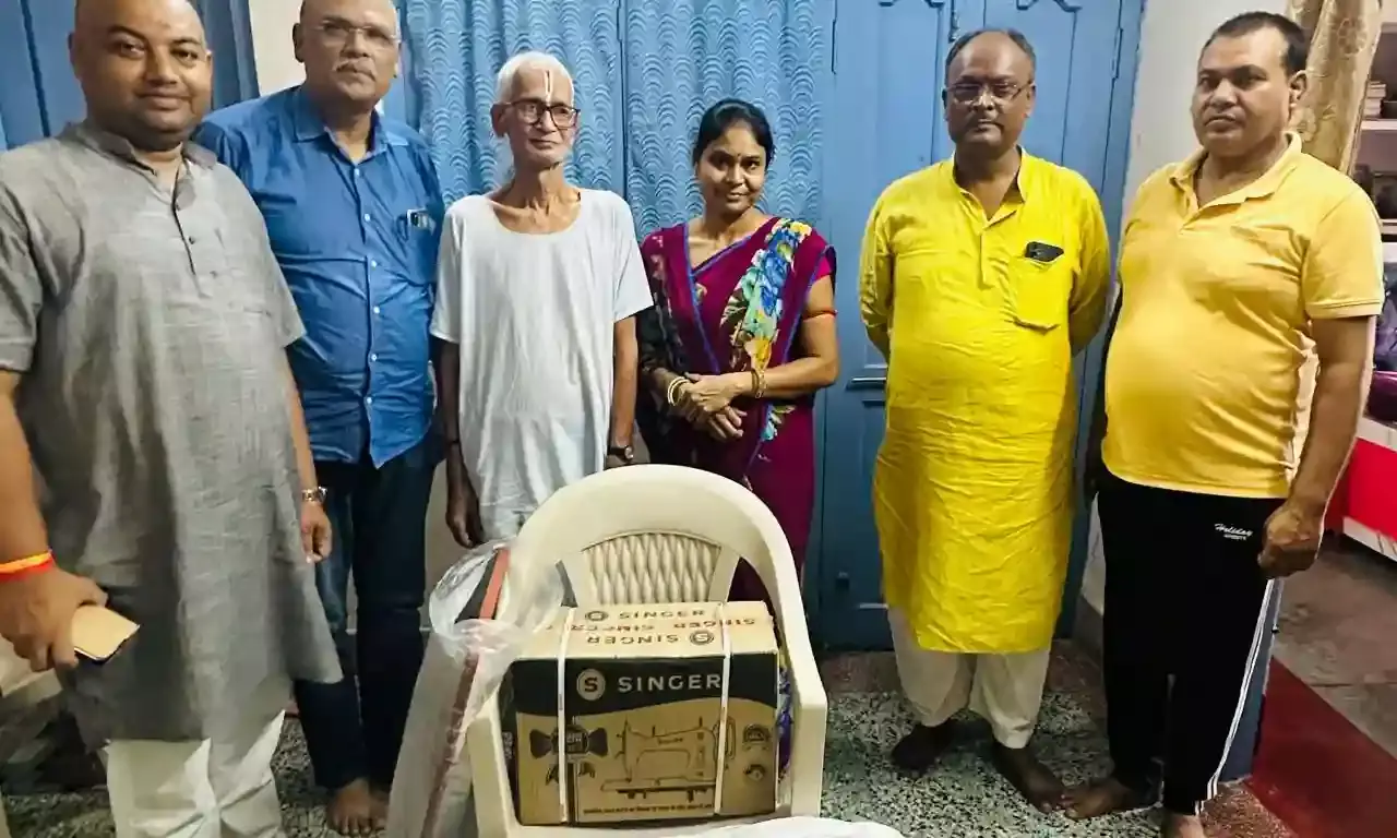 Asmita Devi Receives Sewing Machine for Self-Employment in Jehanabad District
