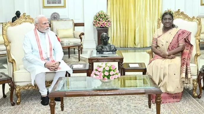 Navigating Political Currents: The Role of Meetings at Rashtrapati Bhavan in Indian Governance