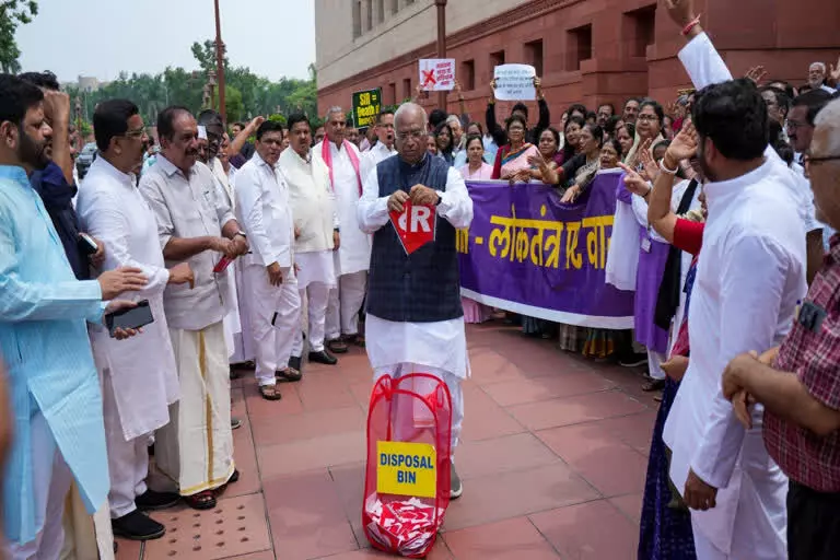 SC Begins Hearing on Voter List Revision in Bihar, Says Aadhaar Not Proof of Citizenship