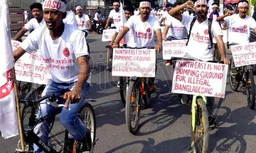 “illegal Bangladeshis.” Student bodies such as the All Assam Students’ Union (AASU) and the North East Students’ Organisation (NESO),