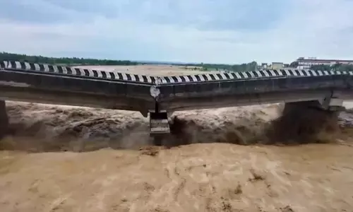 Flood fury disrupts Punjab–Jammu lifeline as Ravi bridge damaged Flood fury disrupts Punjab–Jammu lifeline as Ravi bridge damaged