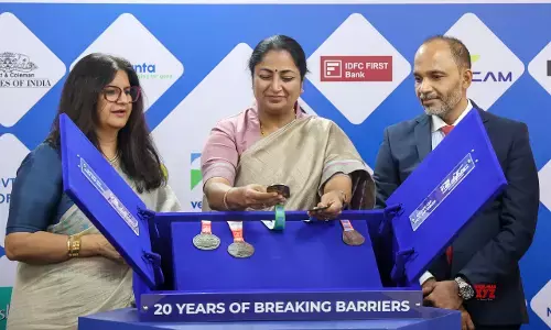 Delhi CM Rekha Gupta unveils Finisher’s Medal for Vedanta Delhi Half Marathon 2025