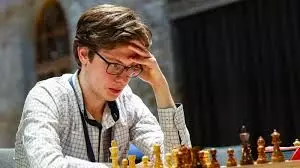 Top Chess Player Caught Hiding Phone in Bathroom During Tournament, FIDE Revokes Grandmaster Title
