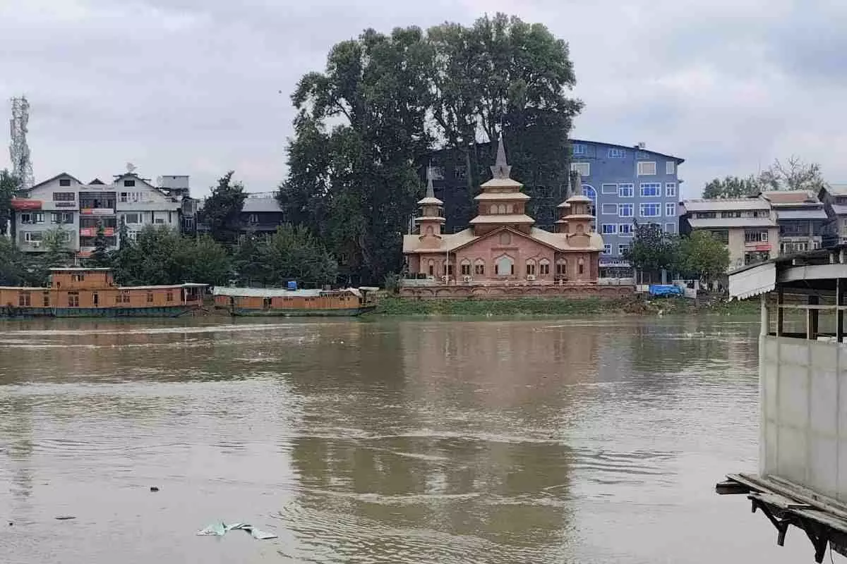 Jhelum River breaches danger level, flood alert issued across Kashmir