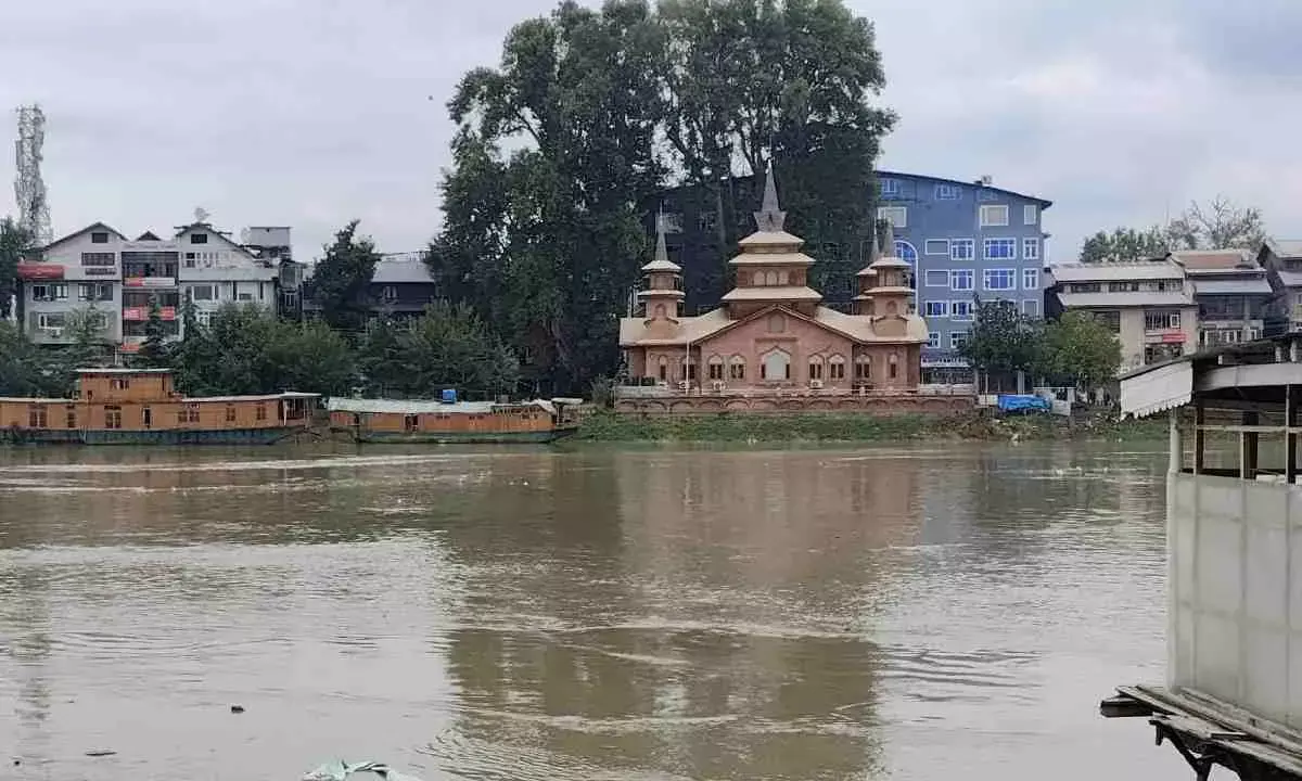 Jhelum River breaches danger level, flood alert issued across Kashmir