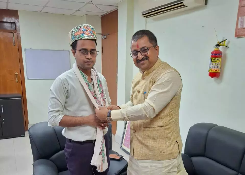 Bihar to Promote Sanskrit Education | Board Chair Mritunjay Jha Meets Info Director