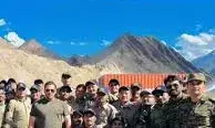 Salman Khan Begins Shooting for Battle of Galwan in Leh, Pictures with Soldiers Go Viral Salman Khan Begins Shooting for Battle of Galwan in Leh, Pictures with Soldiers Go Viral