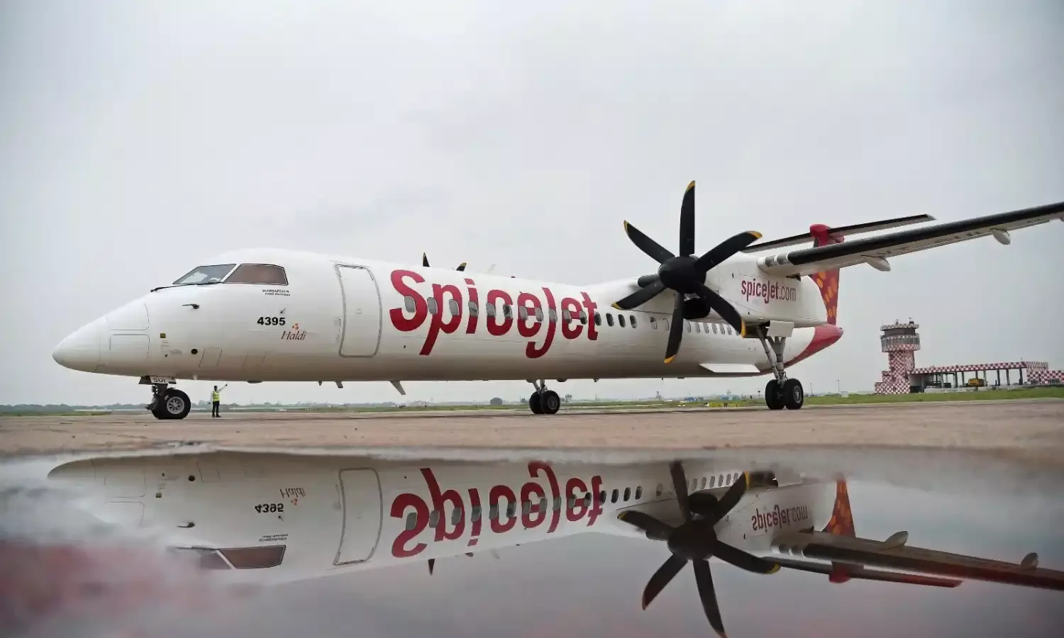 SpiceJet Flight Loses Wheel During Take-Off, Lands Safely in Mumbai