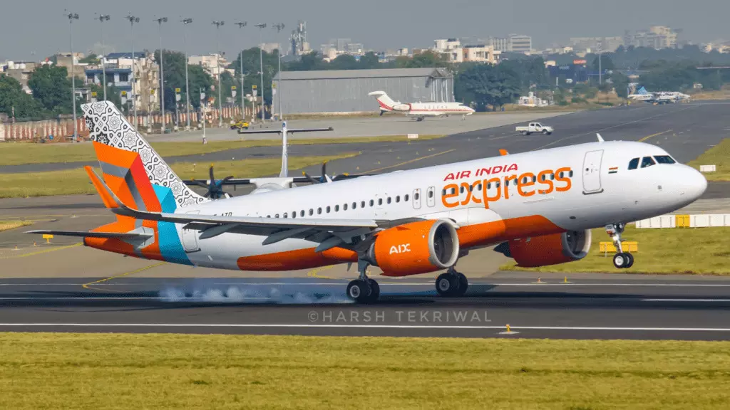 Passenger Mistakes Cockpit Door for Toilet on Air India Express Flight, Triggers Mid-Air Scare