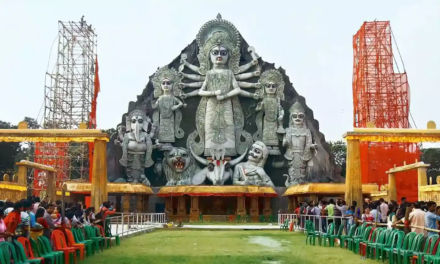 A Festive Whodunit: Puja Pandals Celebrate Bengal’s Beloved Detectives