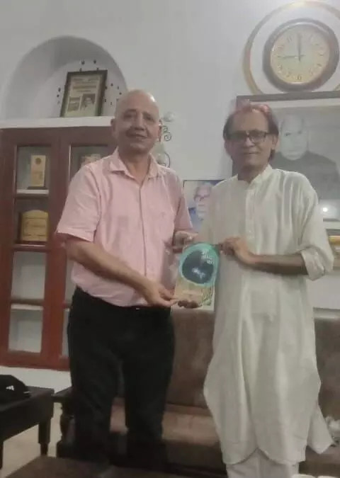 Literary Night in Prayagraj: Harendra Pratap & Anwar Abbas Unite Through Poetry-