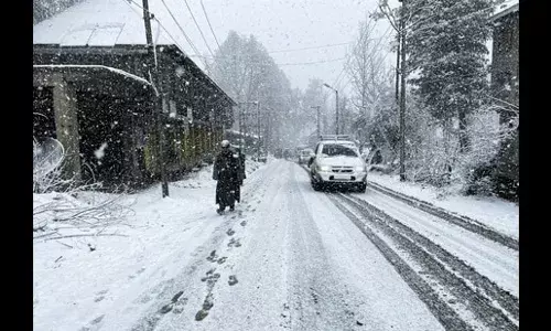 Fresh Snowfall Blankets Kashmir’s Higher Reaches, Rains Lash Plains Fresh Snowfall Blankets Kashmir’s Higher Reaches, Rains Lash Plains