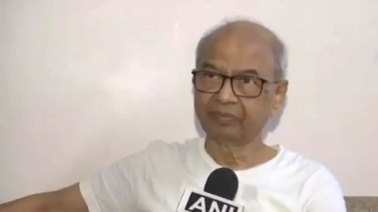 Shoe Thrown at CJI BR Gavai in Supreme Court: Contempt Action Sought Against Suspended Advocate