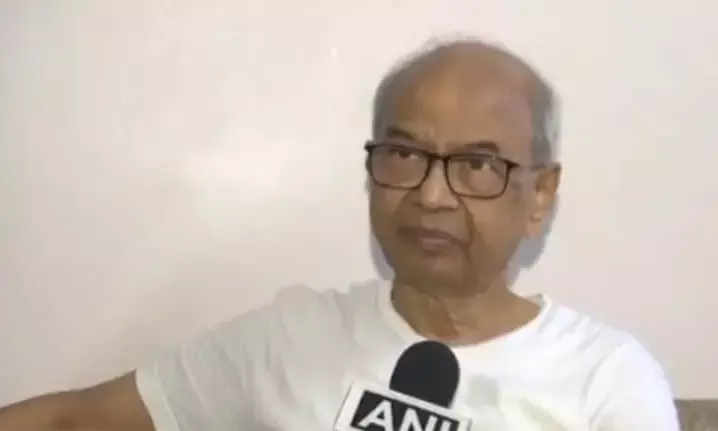 Shoe Thrown at CJI BR Gavai in Supreme Court: Contempt Action Sought Against Suspended Advocate