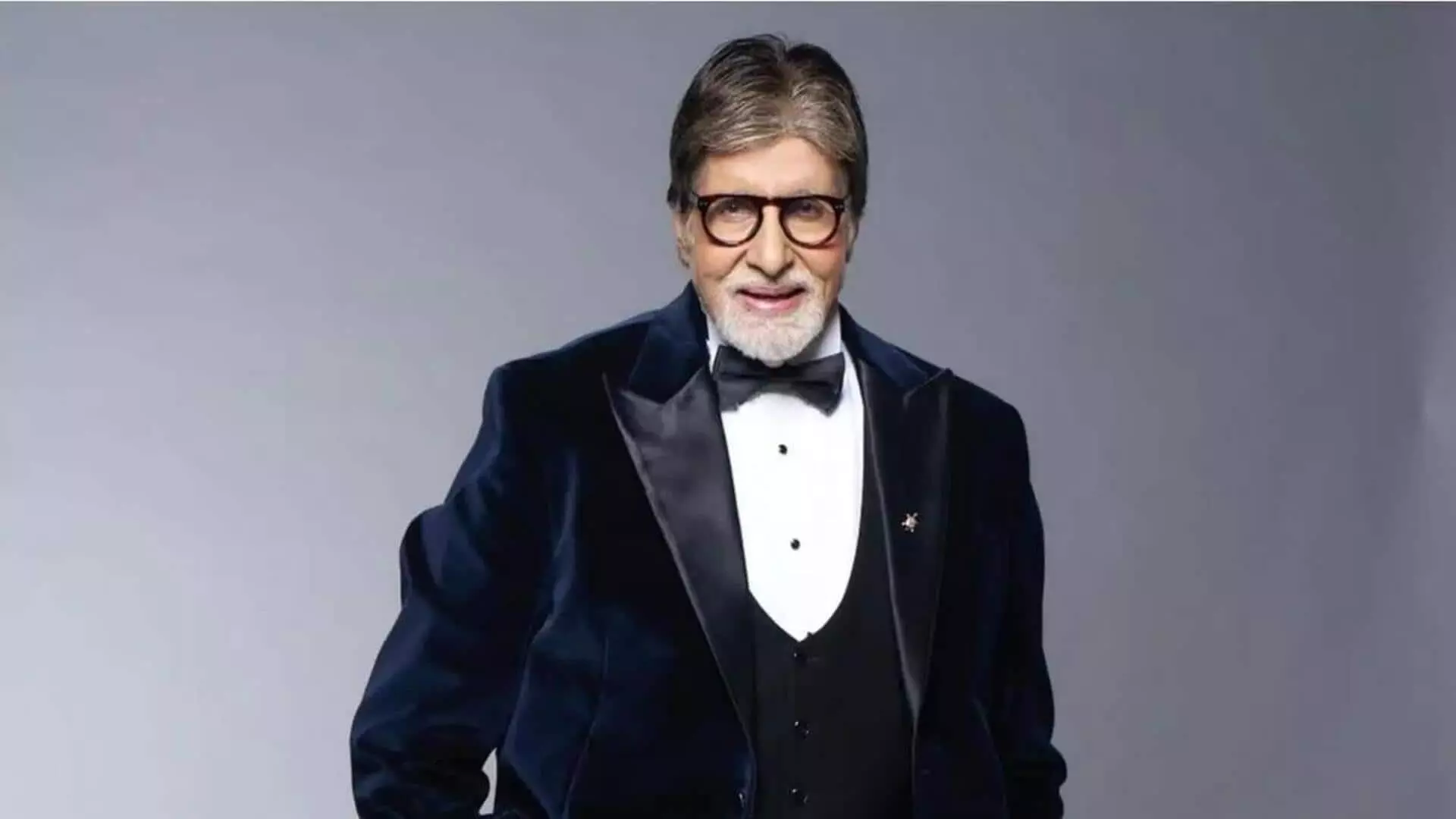 Amitabh Bachchan Greets Fans on His 83rd Birthday, Continues Heartwarming Tradition