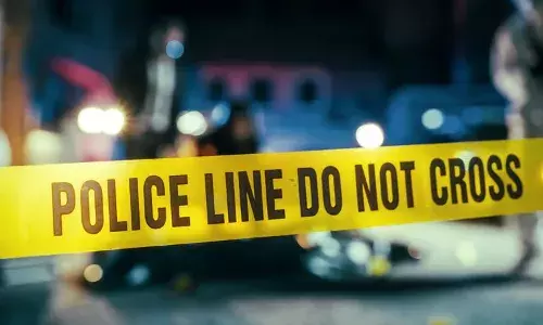 Man with Criminal Past Shoots Wife Dead in Ghaziabad Apartment, 11-Year-Old Daughter Witnesses Crime Man with Criminal Past Shoots Wife Dead in Ghaziabad Apartment, 11-Year-Old Daughter Witnesses Crime