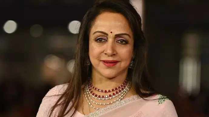 Hema Malini at 77: The Eternal Dream Girl Who Bridged Cinema, Dance, and Public Life with Grace
