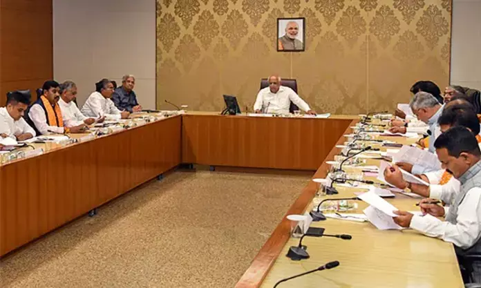 Gujarat Cabinet Resigns En Masse Ahead of Major Reshuffle; New Ministers to Take Oath Friday
