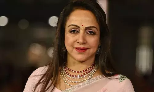 Hema Malini at 77: The Eternal Dream Girl Who Bridged Cinema, Dance, and Public Life with Grace