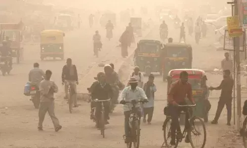 Delhi’s Air Quality Remains ‘Very Poor’ for Third Straight Day After Diwali