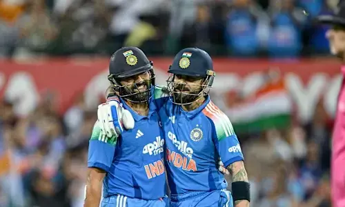 Rohit, Kohli Masterclass Powers India to Nine-Wicket Win Over Australia at SCG