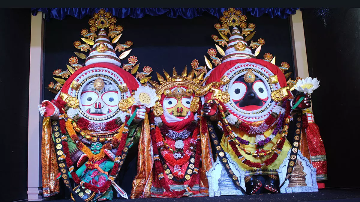 Lakhs of Devotees Witness Lord Jagannath’s Tribikram Vesha on Second Day
