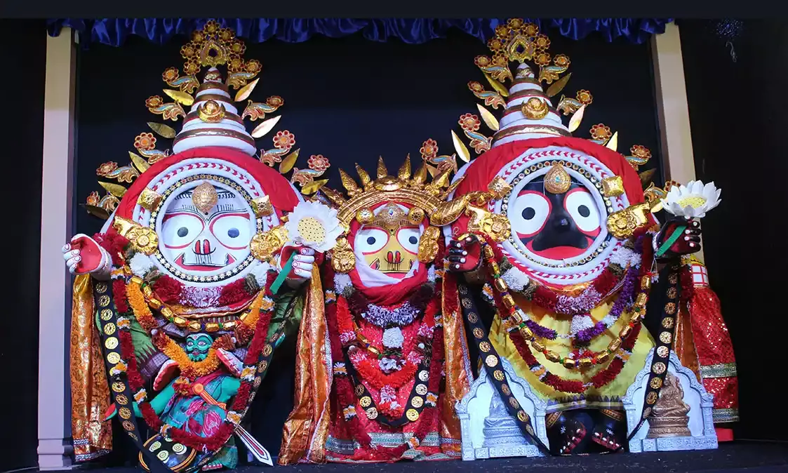 Lakhs of Devotees Witness Lord Jagannath’s Tribikram Vesha on Second Day