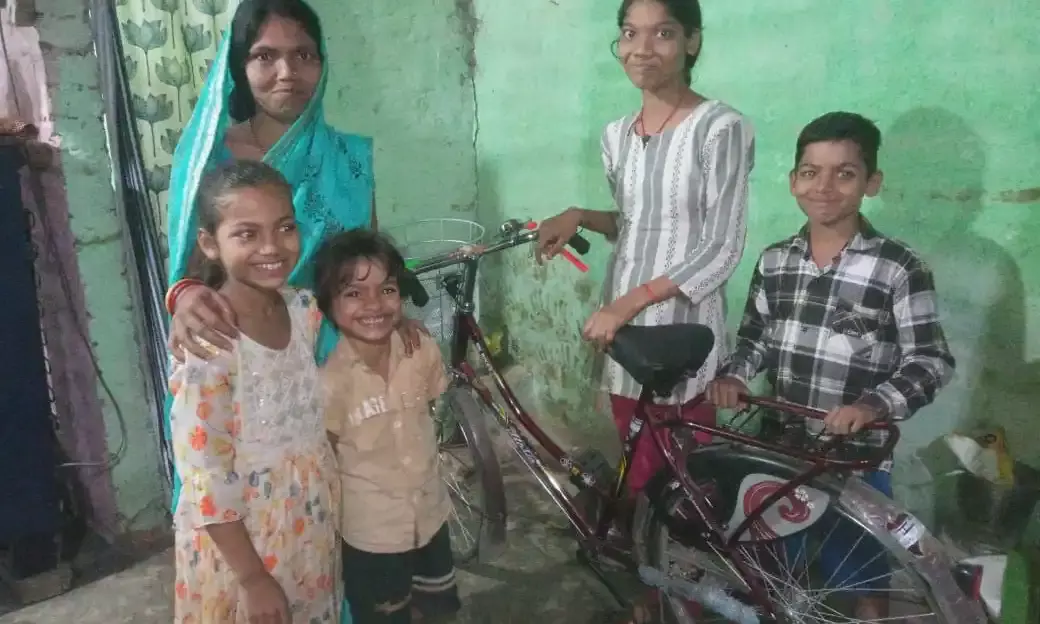 A Gift of Hope: Social Media Helps Muzaffarpur Girl Get a Bicycle