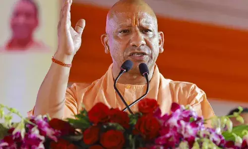 Yogi Adityanath Attacks RJD-Congress Alliance, Highlights BJPs Development in Bihar and UP