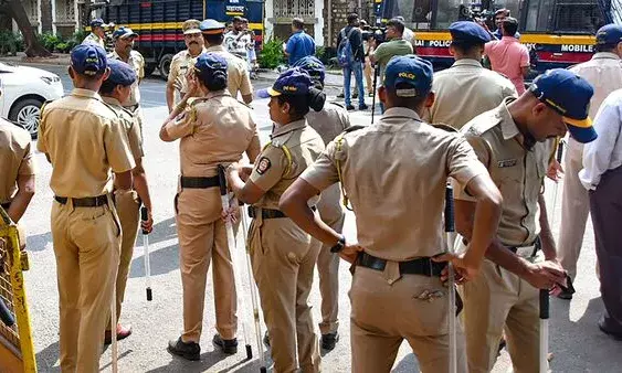 Four Arrested in Mumbai for Cyber Fraud Linking Indian Bank Accounts to Dubai Network