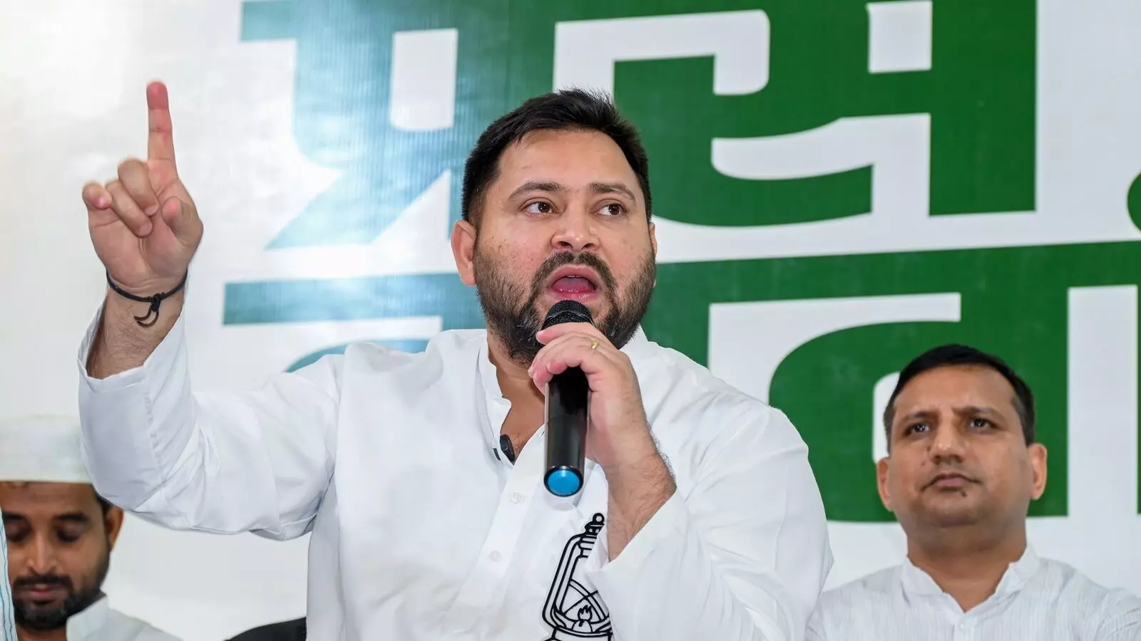 Tejashwi Yadav Accuses Election Commission of Bias, Alleges BJP Misusing Machinery Ahead of Bihar Polls