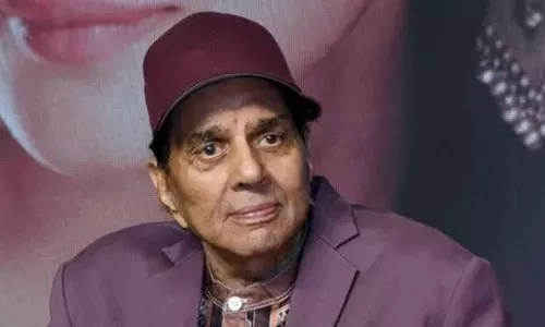Veteran Actor Dharmendra Stable, Family Urges Privacy Amid False Health Reports