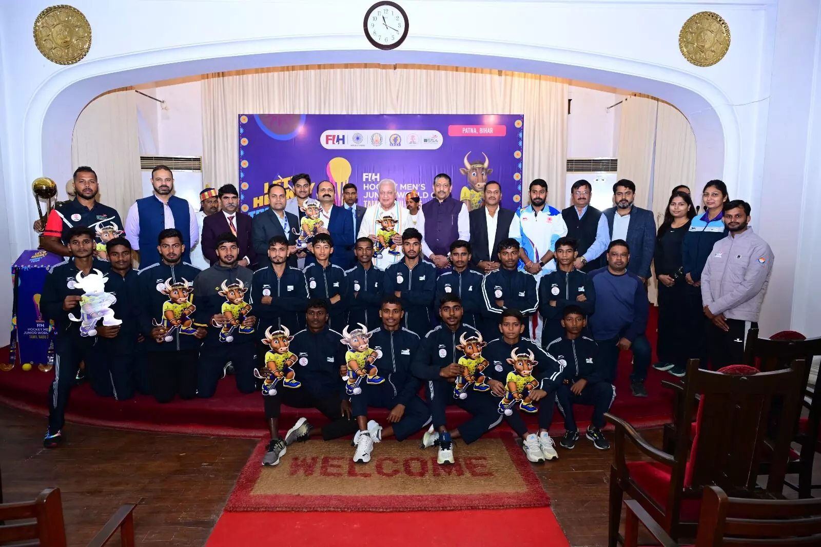 Governor Arif Mohammad Khan Unveils Hockey Junior World Cup 2025 Trophy at Patna’s Raj Bhavan