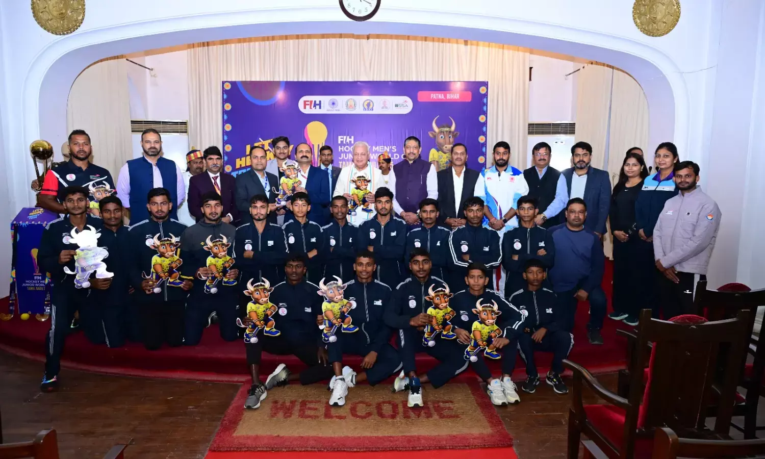 Governor Arif Mohammad Khan Unveils Hockey Junior World Cup 2025 Trophy at Patna’s Raj Bhavan