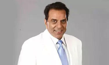 Bollywood Icon Dharmendra Passes Away; Film Fraternity Mourns the Loss of a Legend