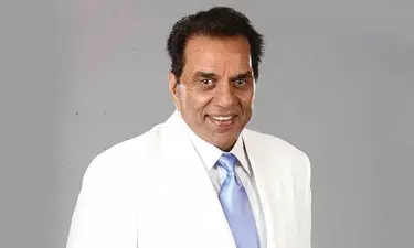 Bollywood Icon Dharmendra Passes Away; Film Fraternity Mourns the Loss of a Legend Bollywood Icon Dharmendra Passes Away; Film Fraternity Mourns the Loss of a Legend