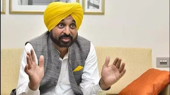 Bhagwant Mann Makes Surprise 75-Minute Visit to Kurali Bus Stand, Reviews Services Without Protocol