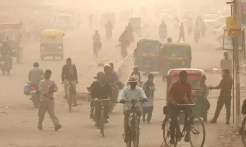 Opposition Declares Delhi Pollution a ‘National Health Emergency’, Presses Centre for Immediate Action