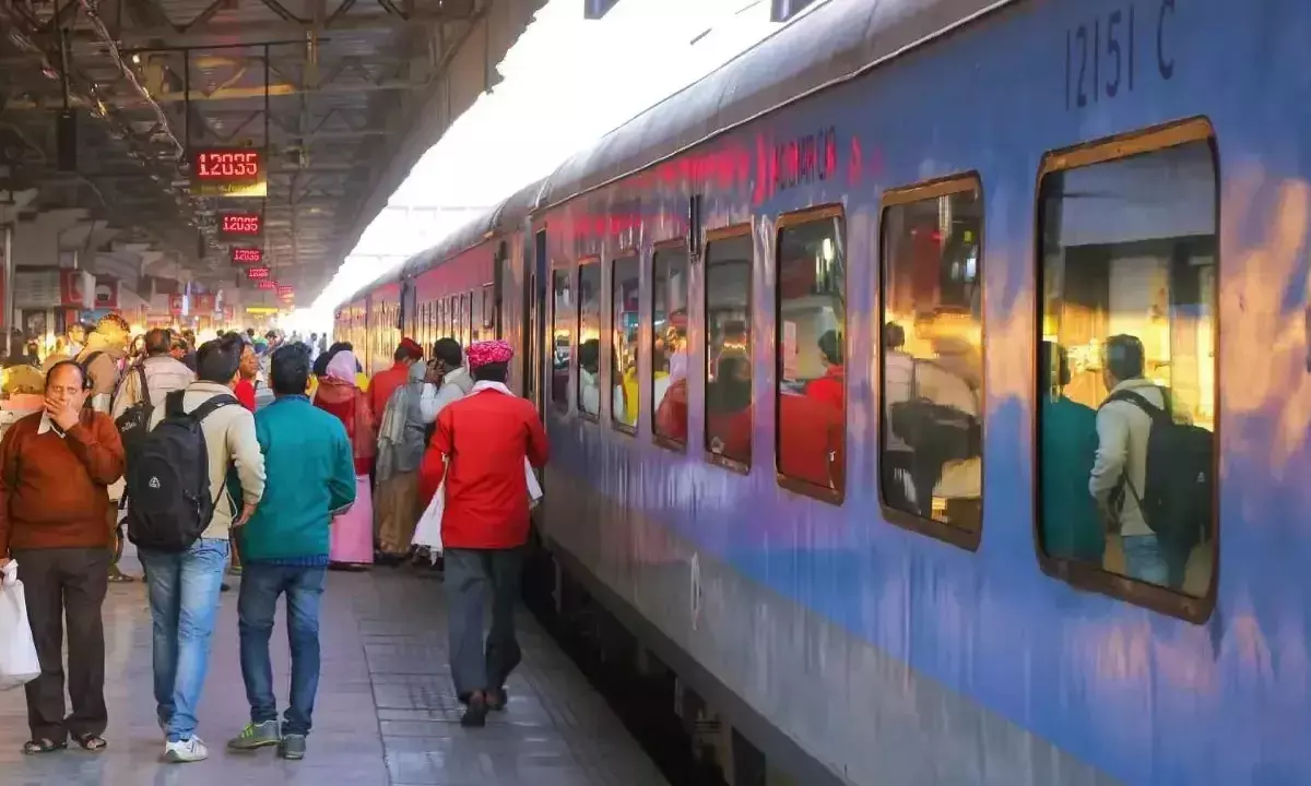 Railways Adds 116 Coaches, Runs Special Trains as Flight Cancellations Leave Passengers Stranded Railways Adds 116 Coaches, Runs Special Trains as Flight Cancellations Leave Passengers Stranded
