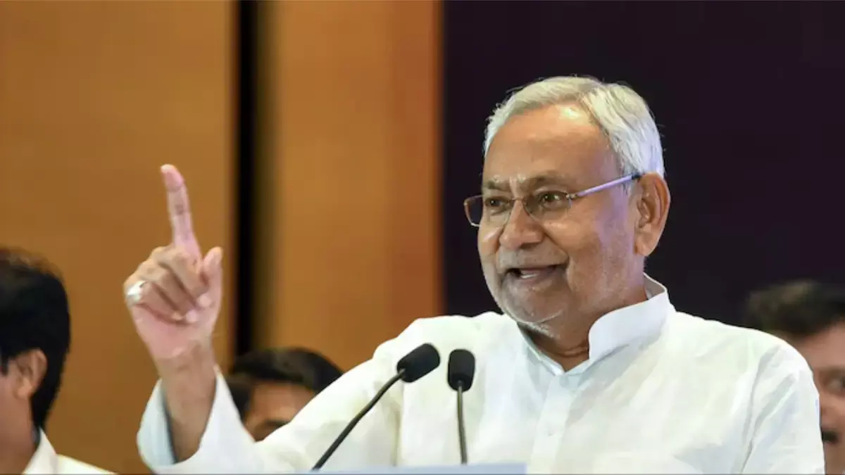 Nitish Kumar Reviews Key Development Projects in Rajauli, Inspects Bihar’s Largest Floating Solar Plant Nitish Kumar Reviews Key Development Projects in Rajauli, Inspects Bihar’s Largest Floating Solar Plant