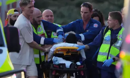 Sydney’s Bondi Beach Shooting Leaves 10 Dead; Police Seal Area Sydney’s Bondi Beach Shooting Leaves 10 Dead; Police Seal Area