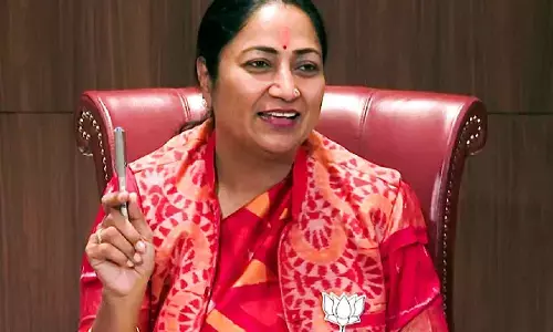 Delhi CM Rekha Gupta Reviews Sunehri Nala Desilting, Pushes Completion of Barapullah Phase-III Corridor Delhi CM Rekha Gupta Reviews Sunehri Nala Desilting, Pushes Completion of Barapullah Phase-III Corridor